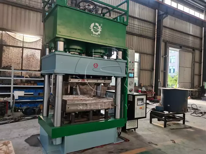 máquina de paletes de madeira prensada