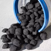 boule de briquettes de charbon de bois