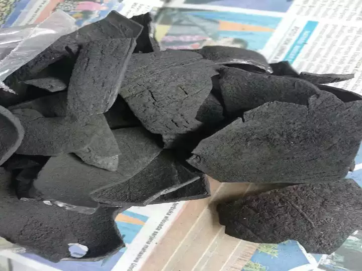 carbones de cáscara de coco