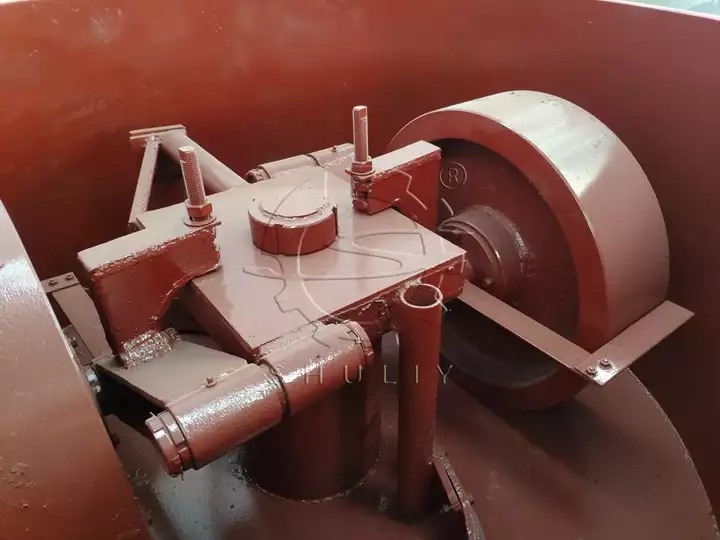 key part of charcoal powder grinding machine