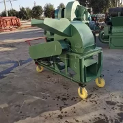 wood crusher with bottom outlet