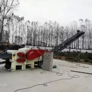 machine à déchiqueter le bois