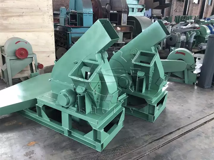 1000-1500kg/h wood chips making machine sent to UAE