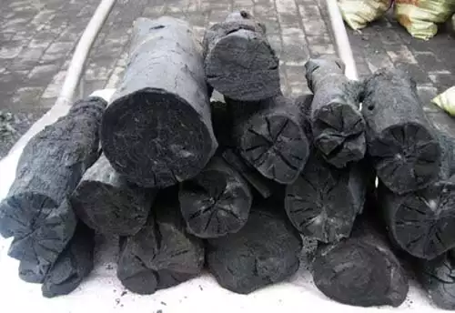 bûche de charbon de bois