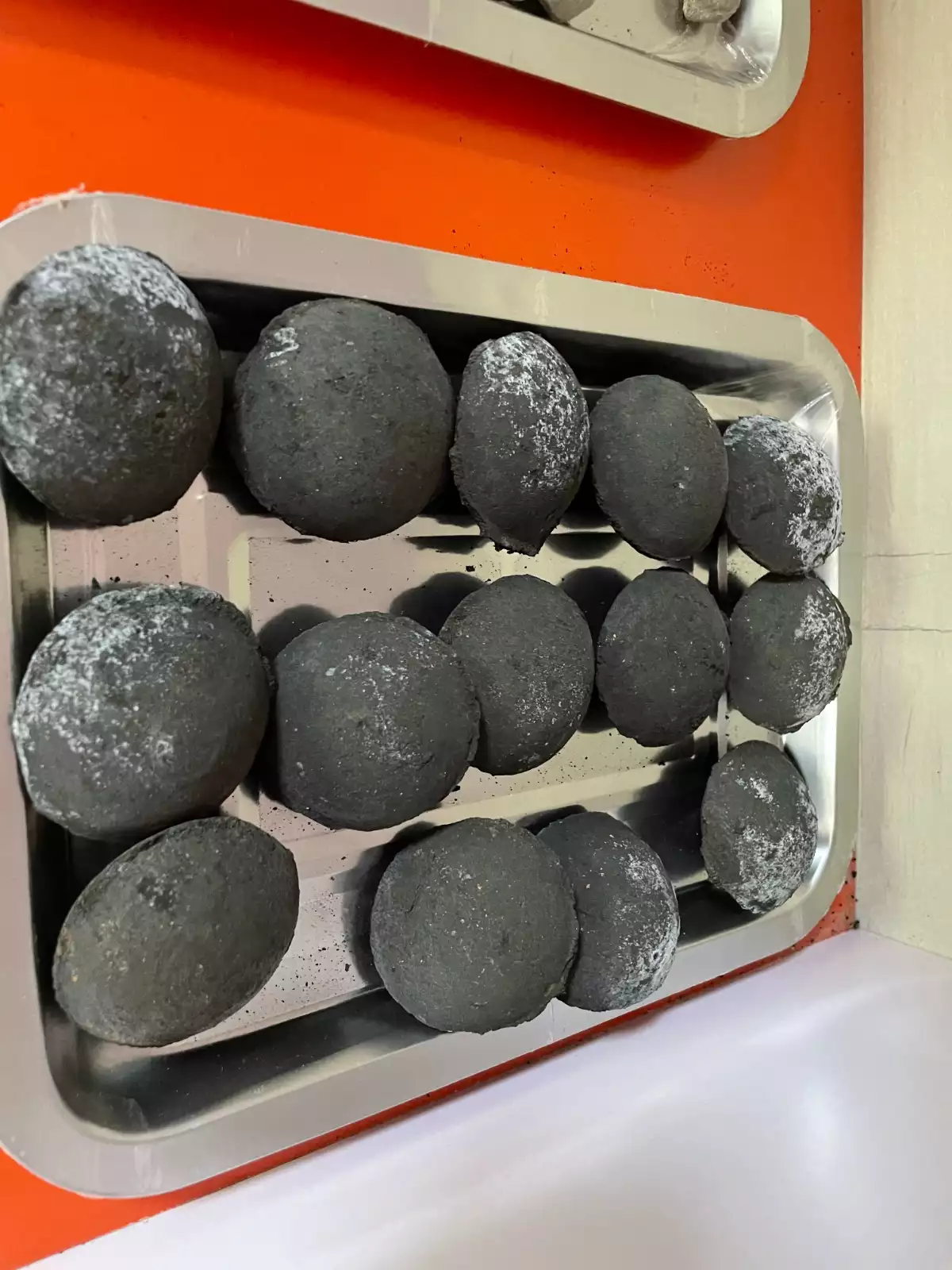 bolas de carvão