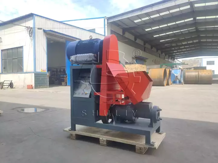 Sawdust press machine for sale to Uganda to convert wood chips into briquettes